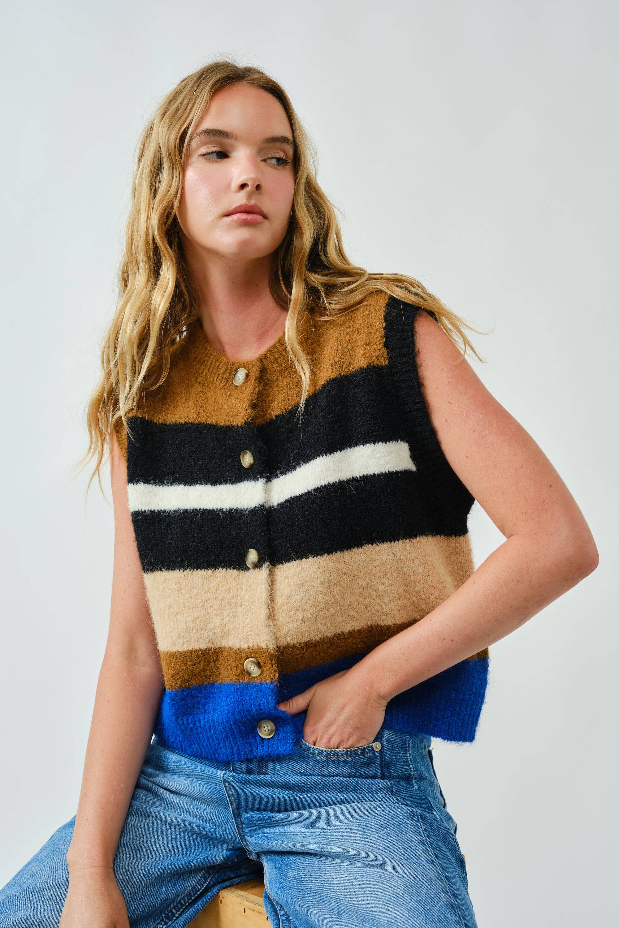 STRIPED SWEATER VEST