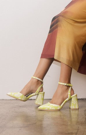 heel sandal strap pointed toe