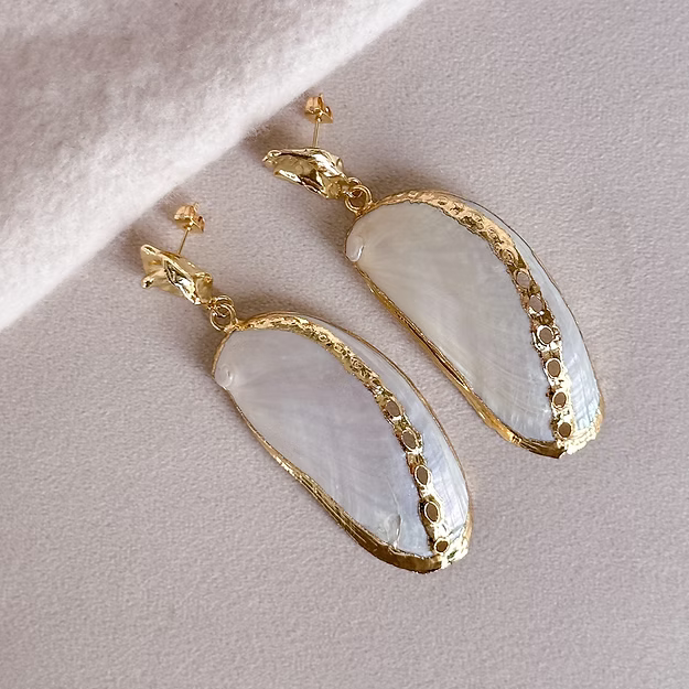 Tides Shell Earrings