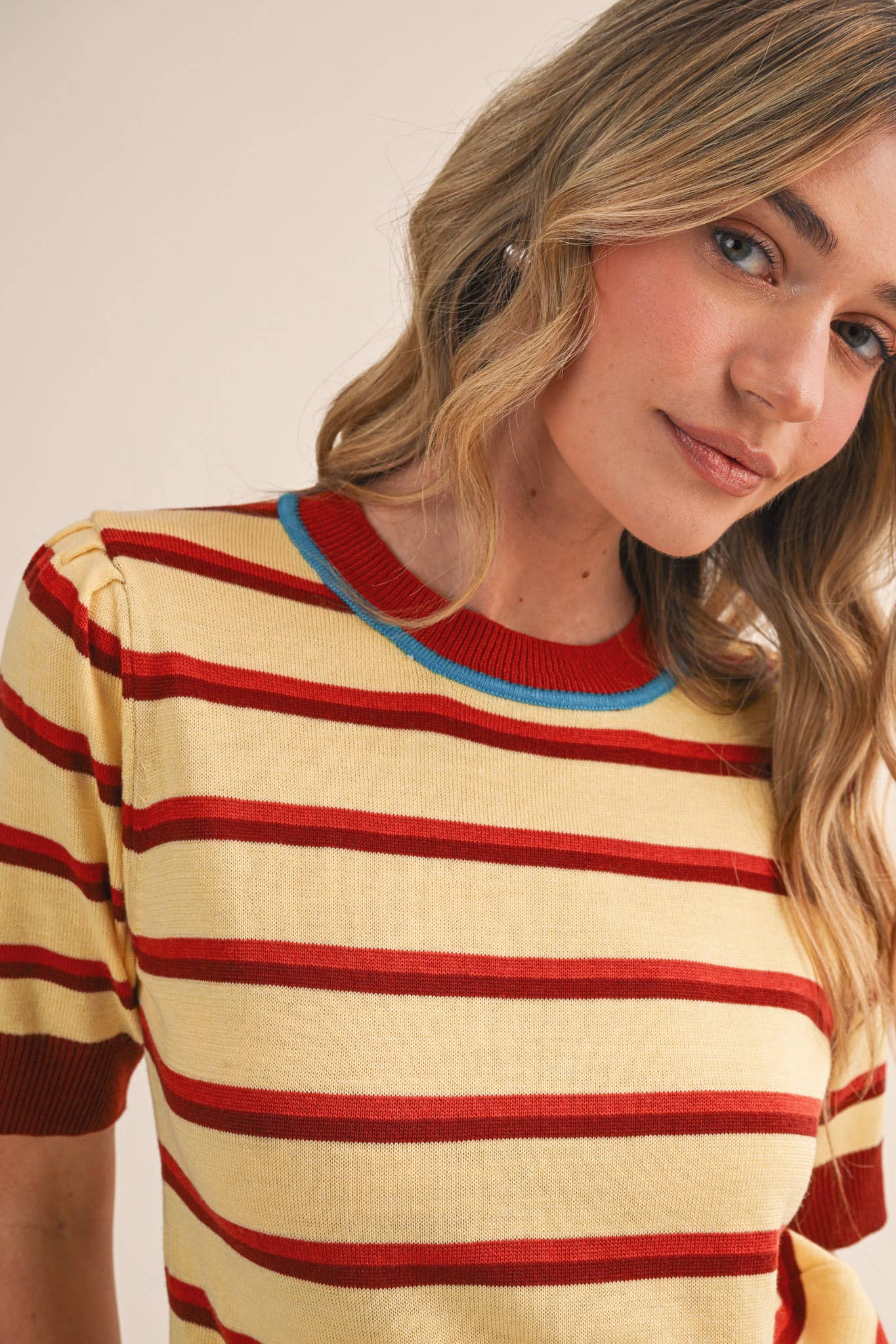 STRIPED SHORT SLEEVE SWEATER