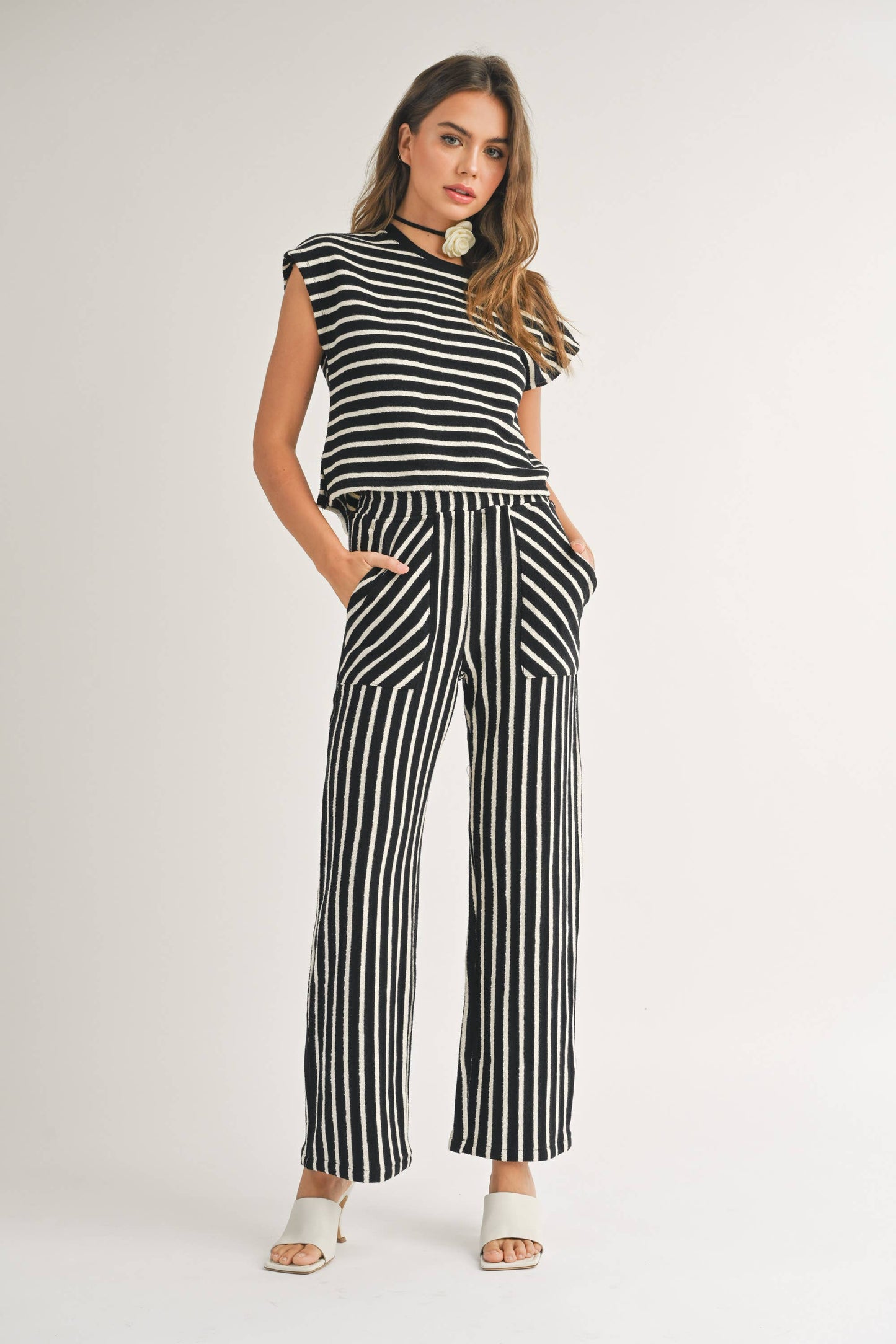 TEXTURED STRIPE KNITTED PANTS