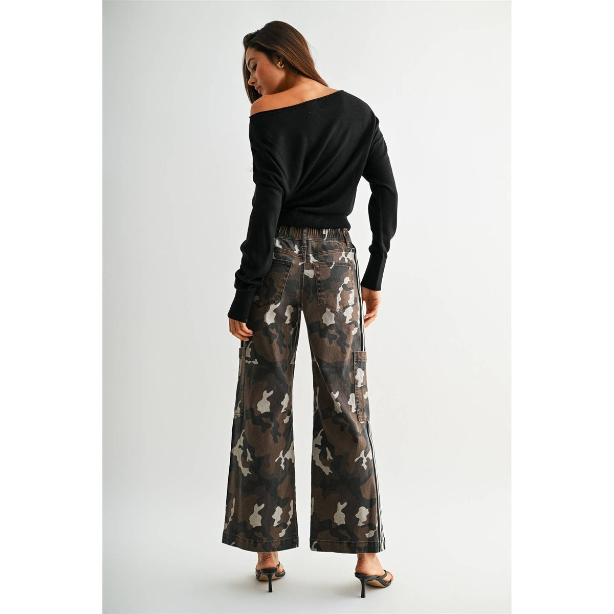 Women's High rise wide camo side tape pant