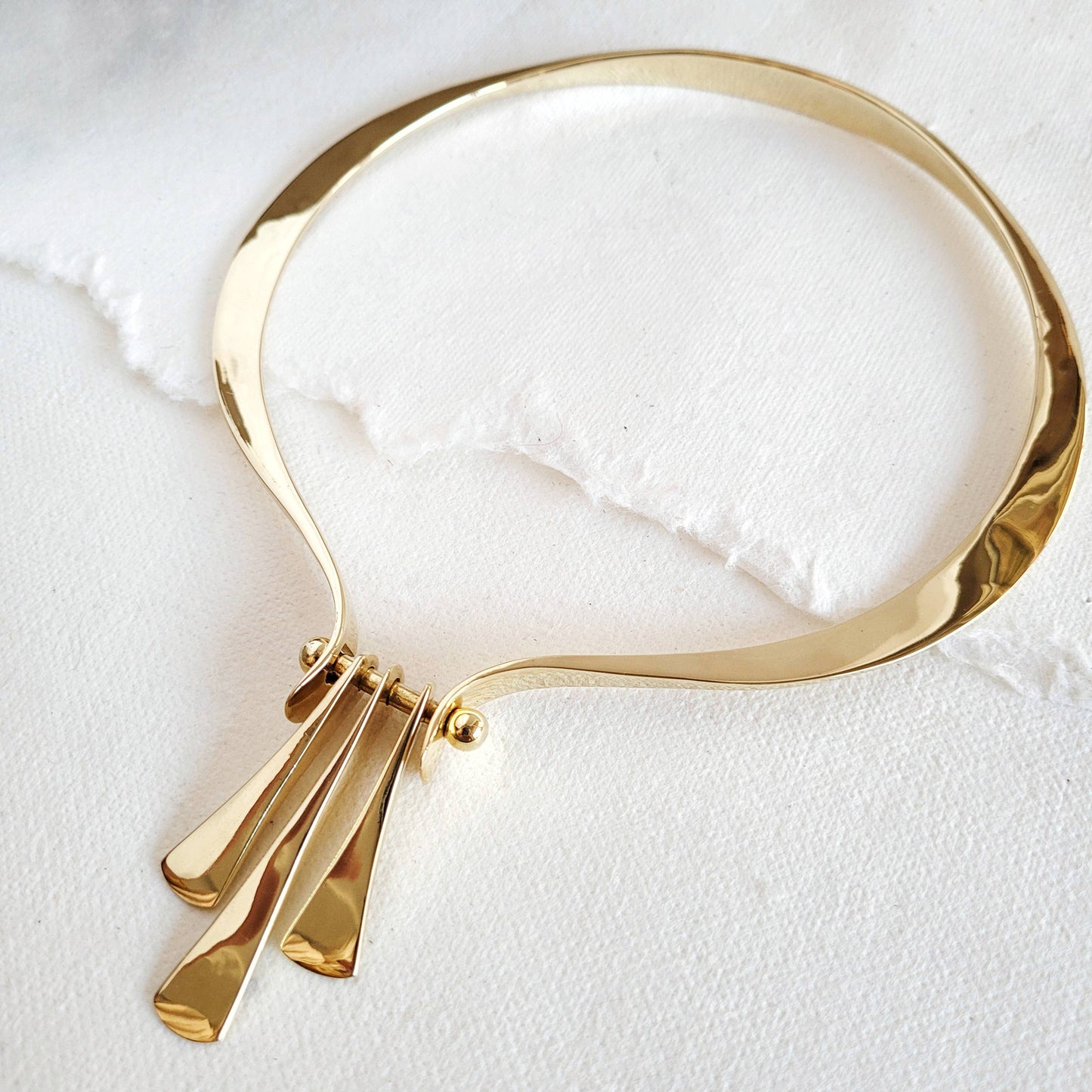 Brass collar choker