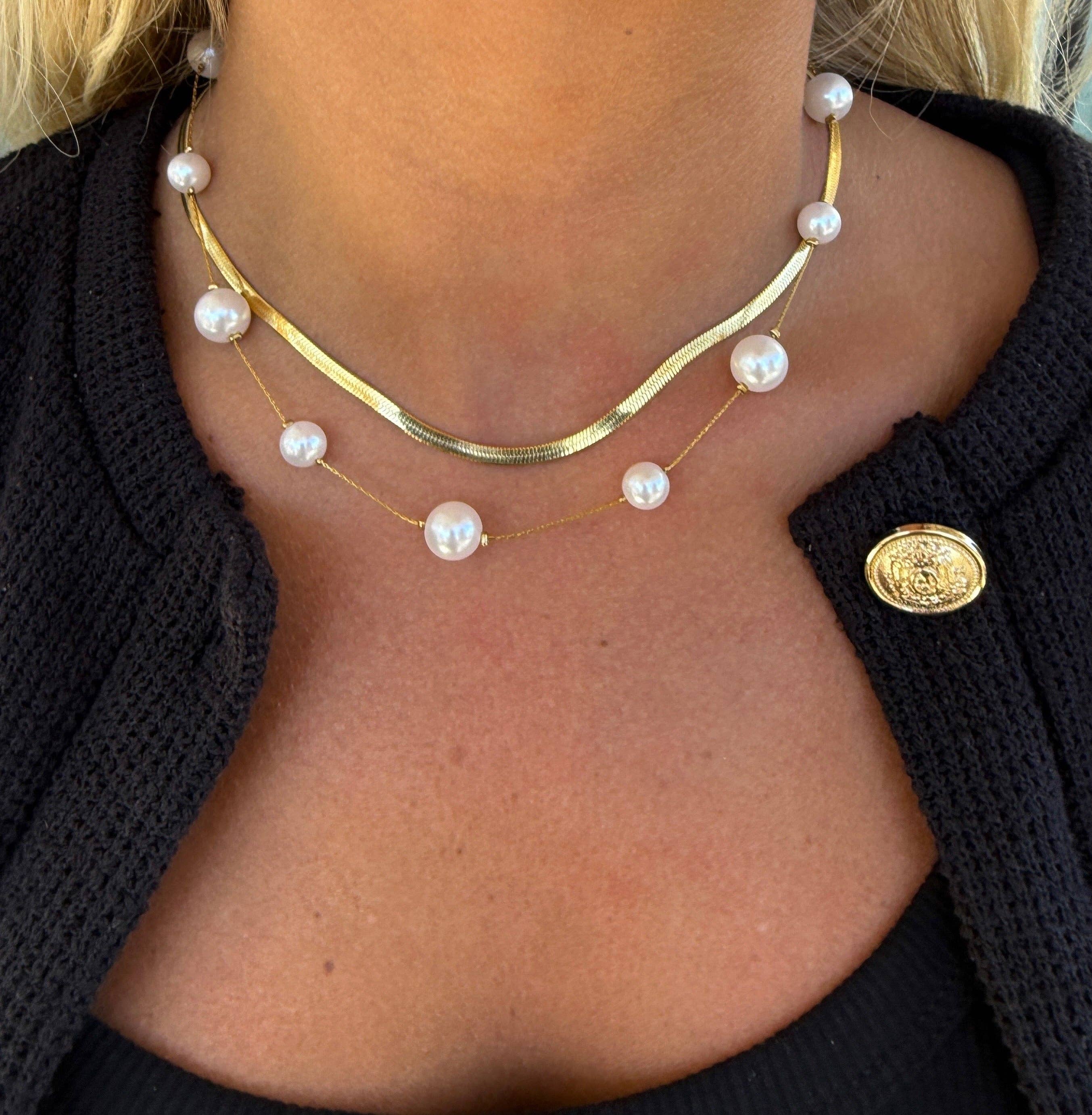 AVERY PEARL NECKLACE