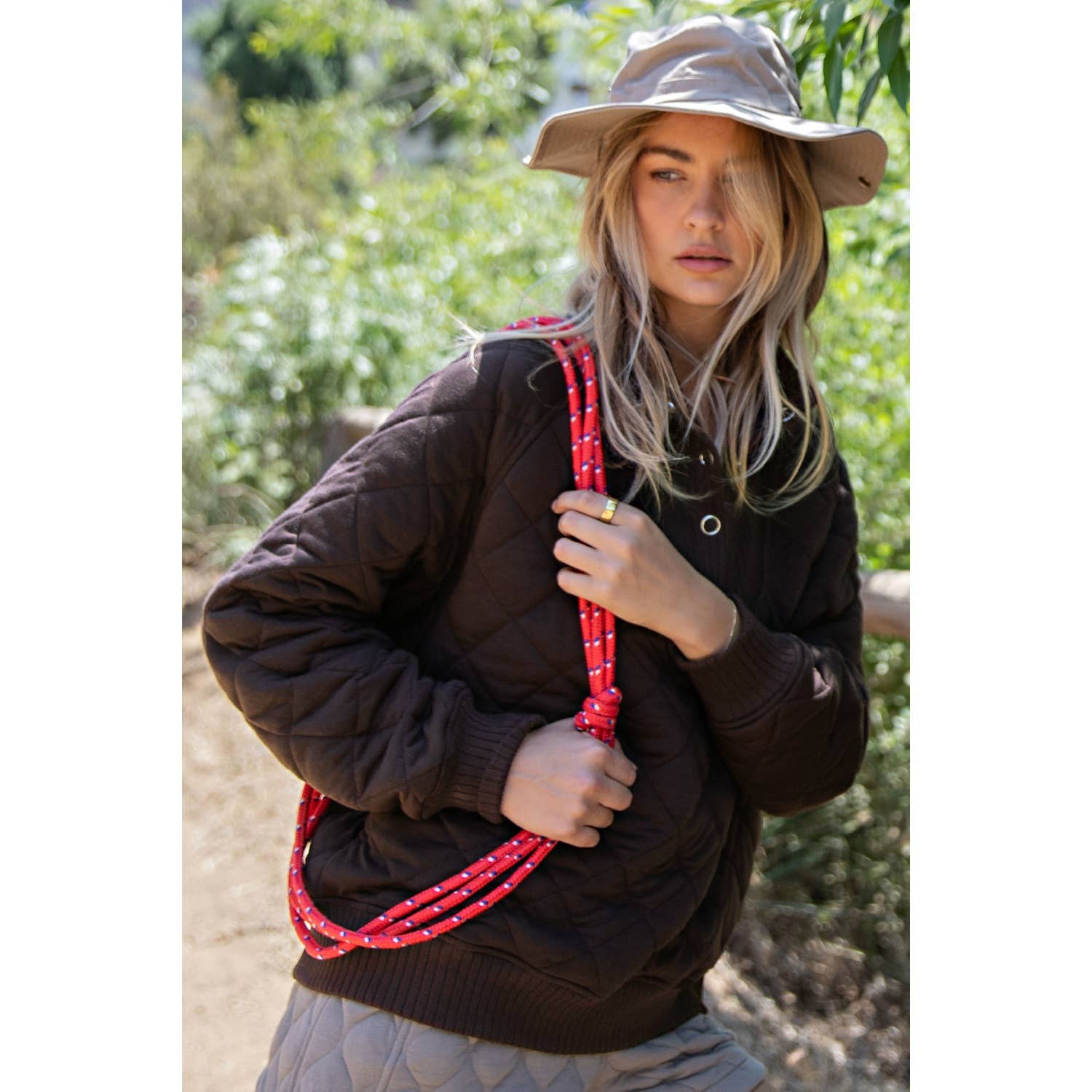 QUILTED SNAP PULLOVER