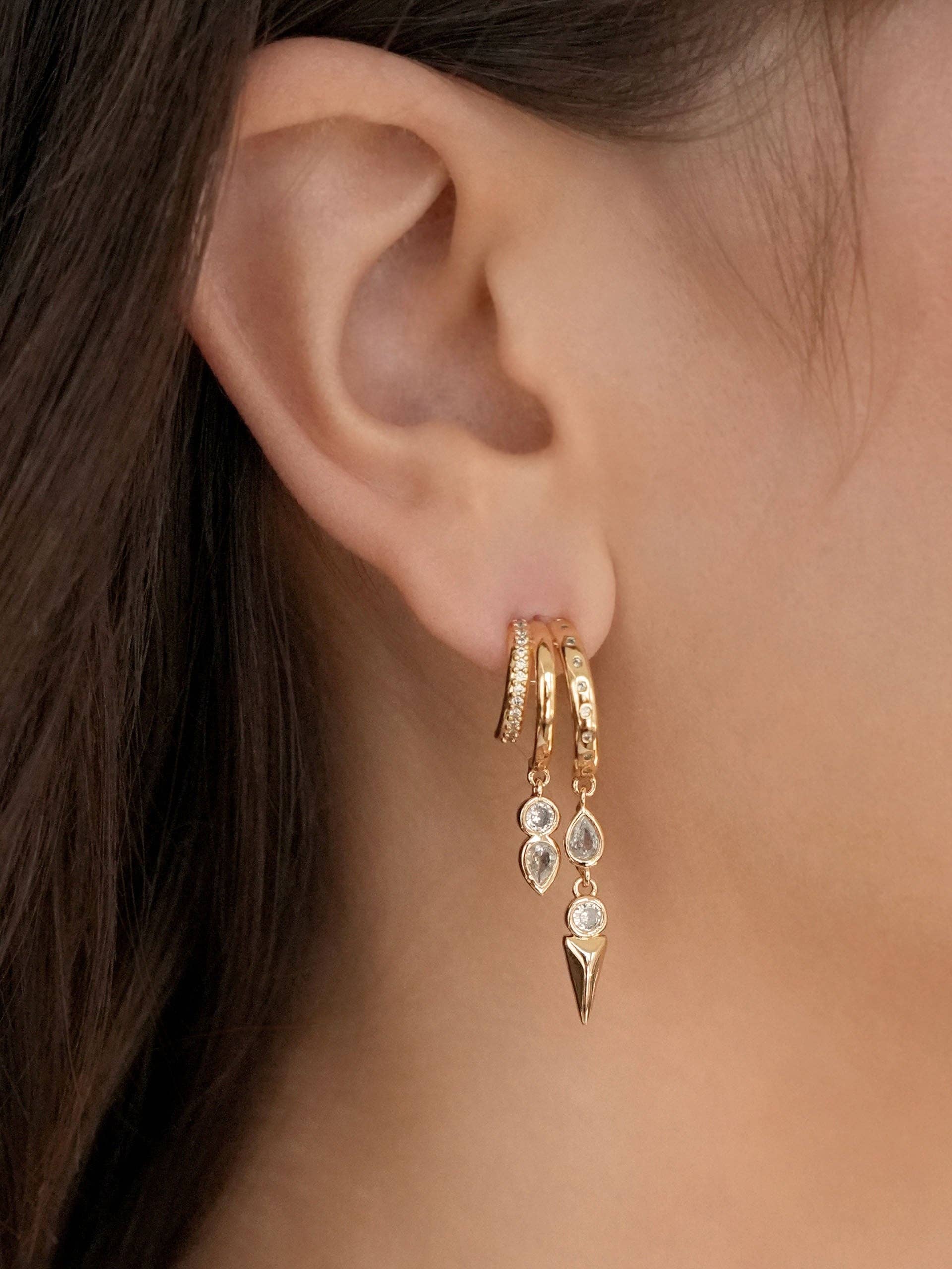 Icon behavior earrings 18k Gold plating