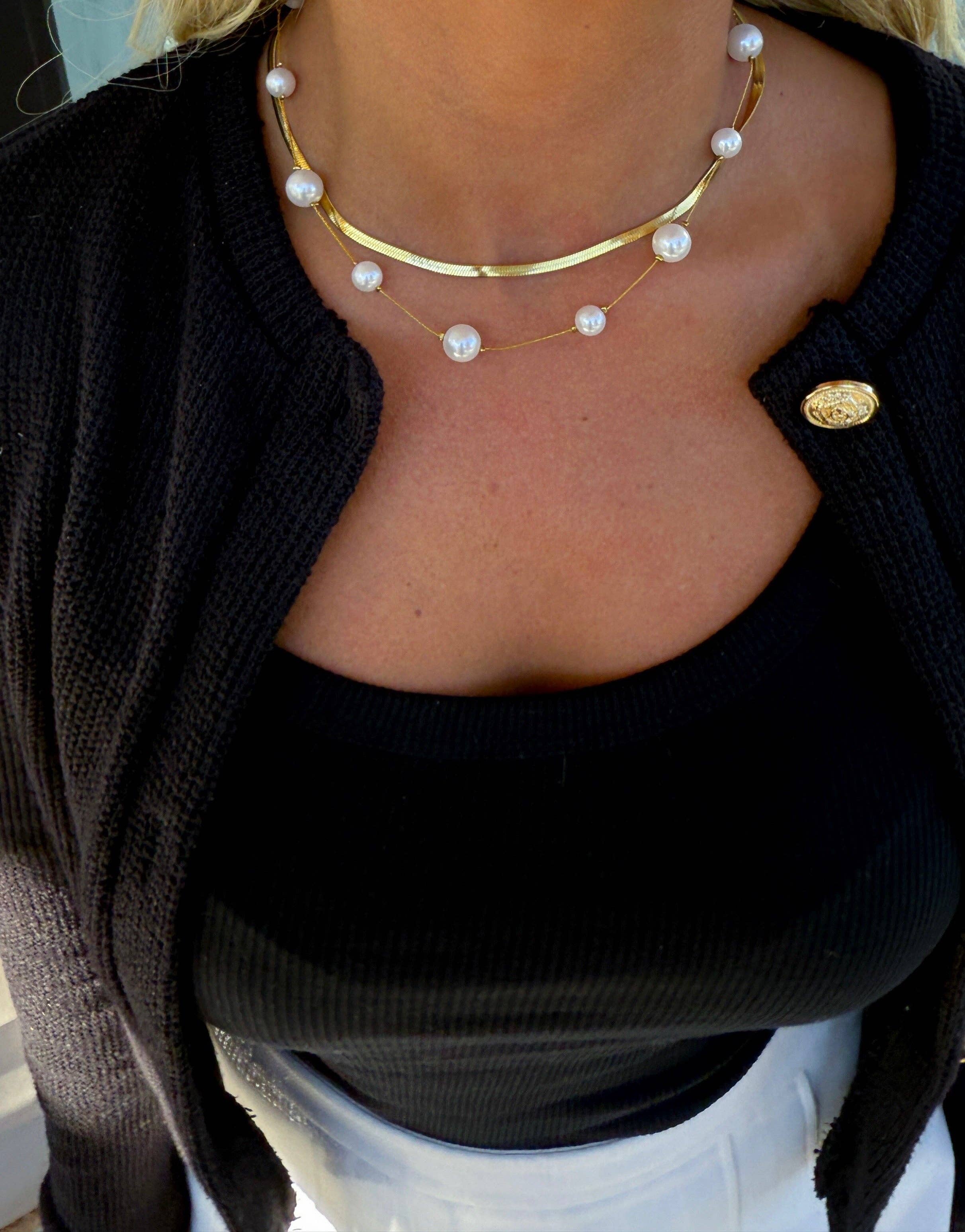 AVERY PEARL NECKLACE