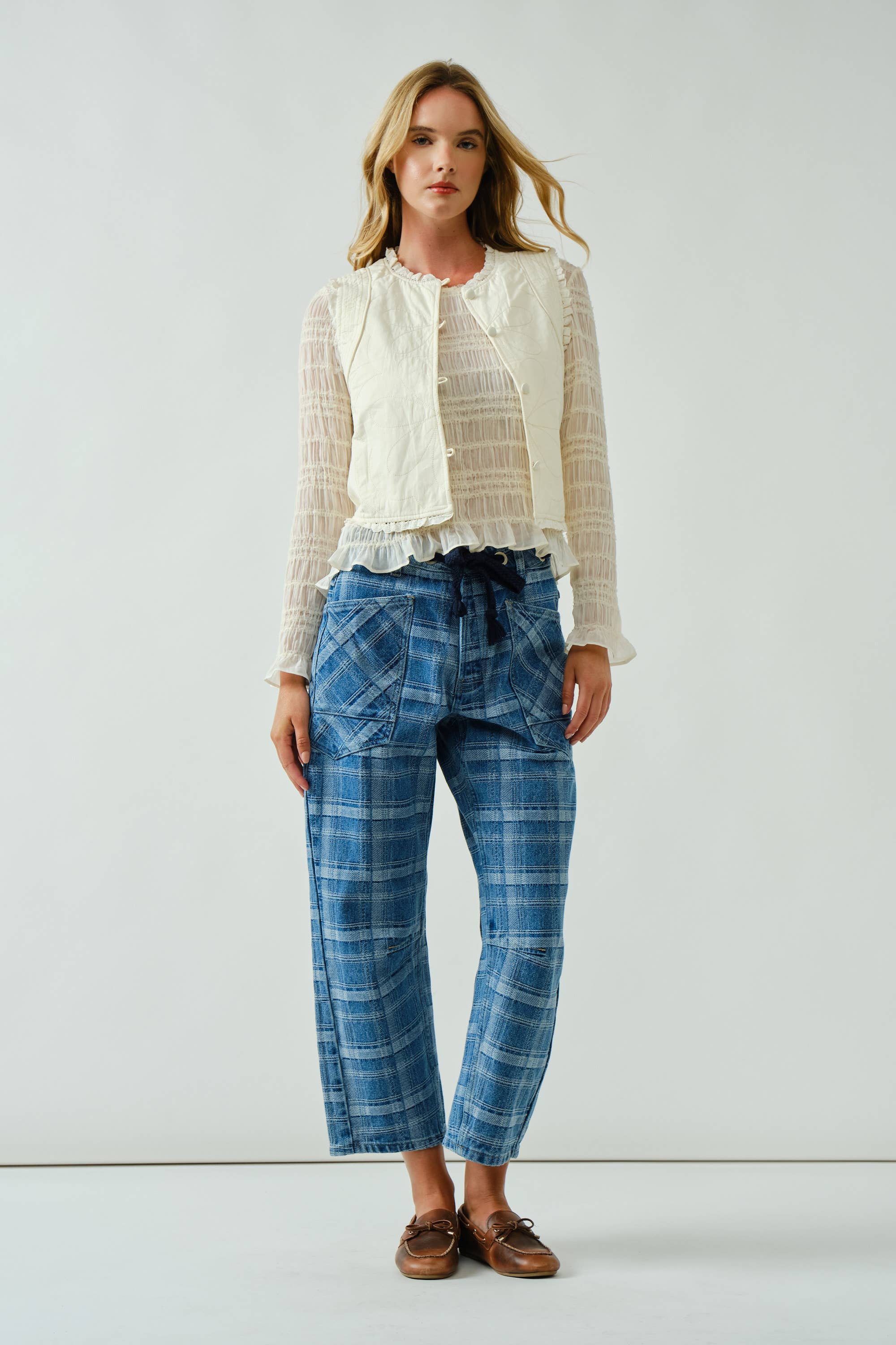 PLAID SEMI BARREL JEANS WITH BELT