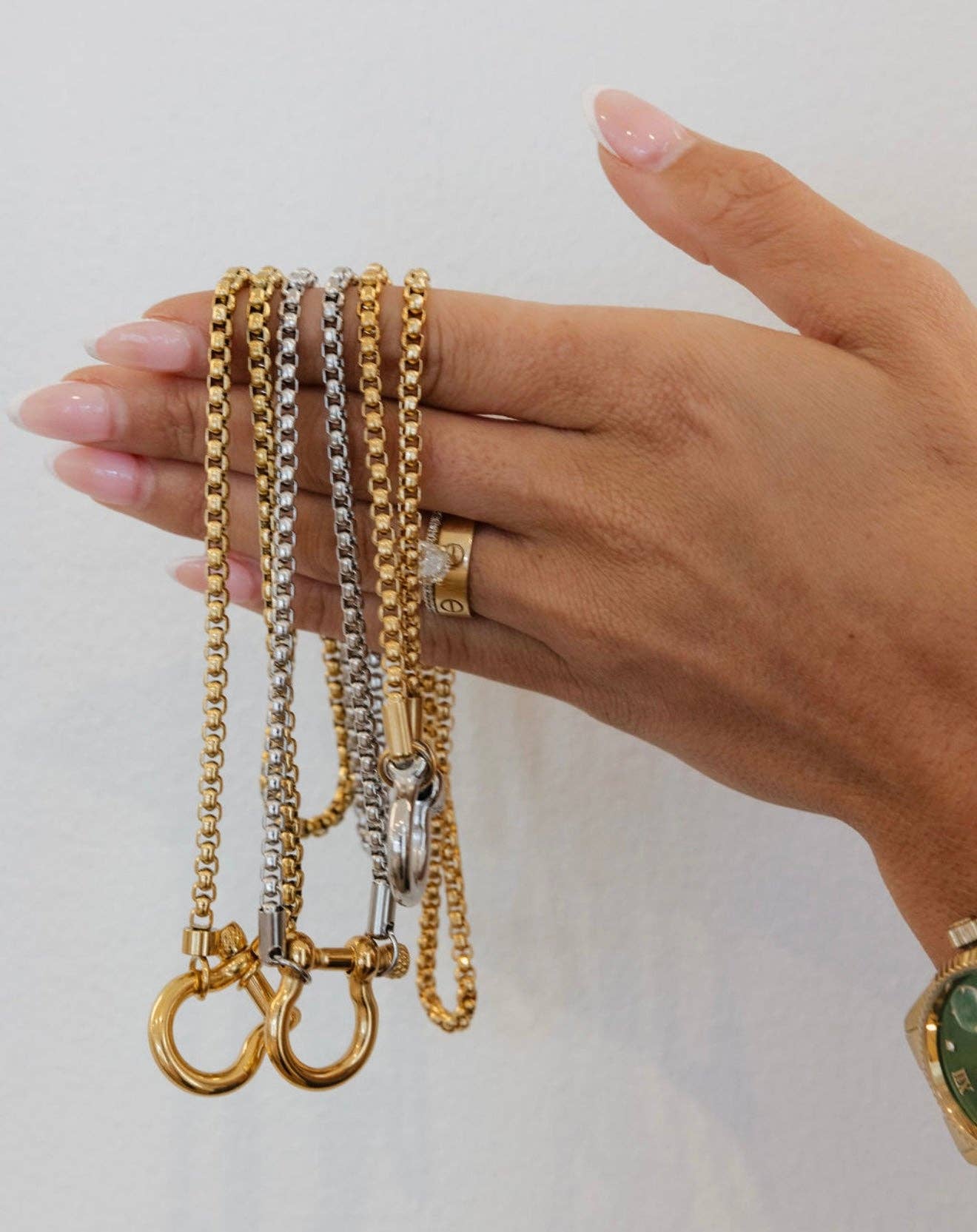 LOCKET NECKLACE