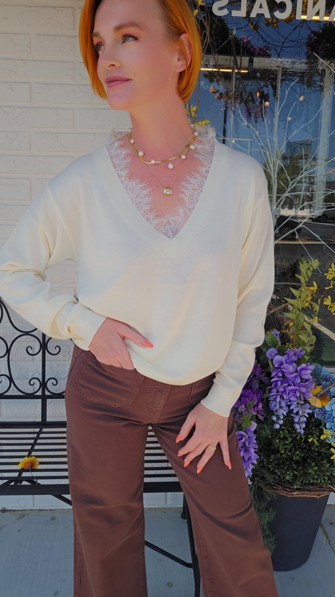LACE TRIM KNIT TOP