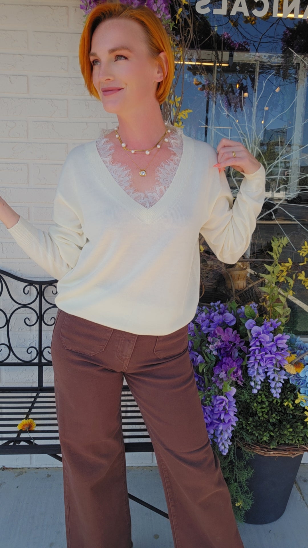 LACE TRIM KNIT TOP